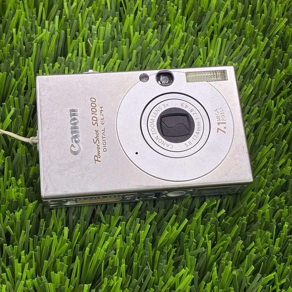 Canon PowerShot SD1000 Digital ELPH 7.1MP Camera with Battery, Charger, and 1GB